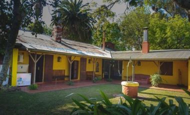 Casa en venta - 5 Dormitorios 5 Baños - Nogoyá