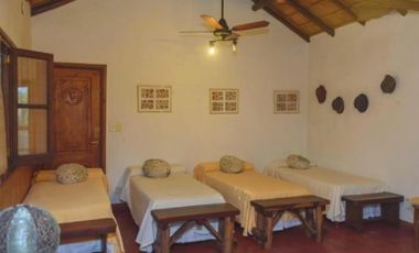 Casa en venta - 5 Dormitorios 5 Baños - Nogoyá