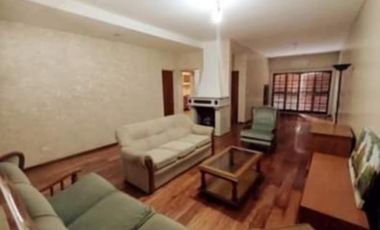Casa en venta - 3 Dormitorios 2 Baños - 200Mts2 - Haedo