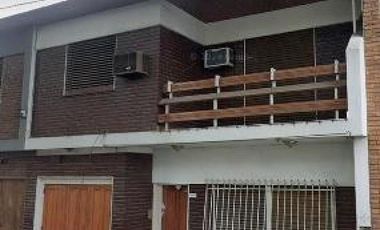 Casa en venta - 3 Dormitorios 2 Baños - 200Mts2 - Haedo