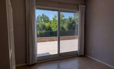 Casa en venta - 6 Dormitorios 5 Baños - Malvinas Argentinas