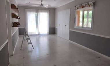 Casa en venta - 6 Dormitorios 5 Baños - Malvinas Argentinas