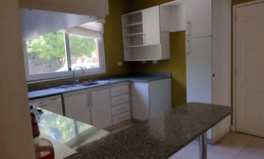 Casa en venta - 6 Dormitorios 5 Baños - Malvinas Argentinas