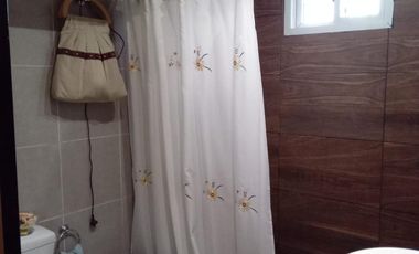 Casa en venta - 2 Dormitorios 1 Baño - Cochera - 300Mts2 - Villa Parque Sicardi, La Plata