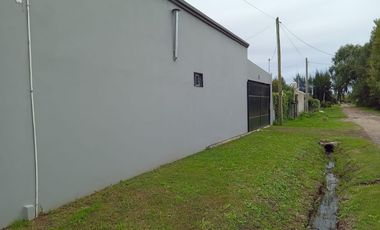 Casa en venta - 2 Dormitorios 1 Baño - Cochera - 300Mts2 - Villa Parque Sicardi, La Plata