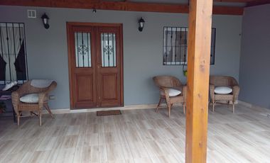 Casa en venta - 2 Dormitorios 1 Baño - Cochera - 300Mts2 - Villa Parque Sicardi, La Plata