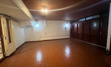 Lujosa casa con 4 dormitorios 409 m2 cubiertos + jardín de 225 m2