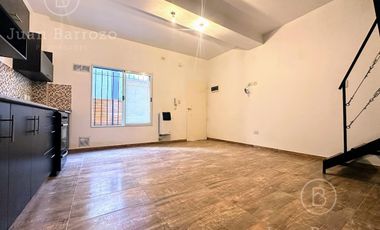 Venta Departamento de 2 ambientes con cochera en Banfield Este.