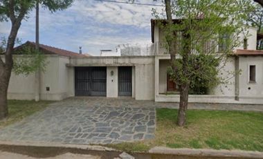 Casa en venta - 4 Dormitorios 2 Baños - Saladillo