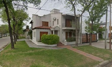 Casa en venta - 4 Dormitorios 2 Baños - Saladillo