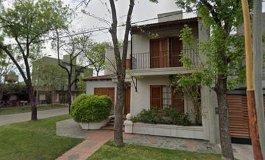 Casa en venta - 4 Dormitorios 2 Baños - Saladillo