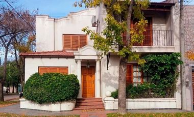 Casa en venta - 4 Dormitorios 2 Baños - Saladillo