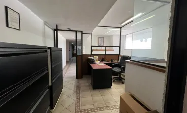 Nave Industrial en el lugar ideal para instalar su empresa, cuenta con todos los servicios.