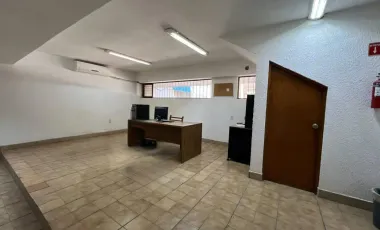 Nave Industrial en el lugar ideal para instalar su empresa, cuenta con todos los servicios.