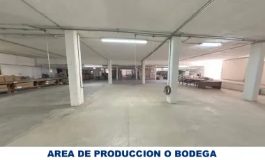 Nave Industrial en el lugar ideal para instalar su empresa, cuenta con todos los servicios.