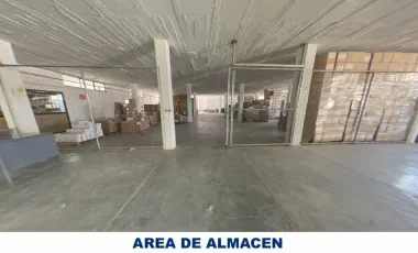 Nave Industrial en el lugar ideal para instalar su empresa, cuenta con todos los servicios.
