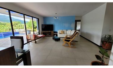 CASA CAMPESTRE EN EXCLUSIVO CONDOMINIO, COMBIA