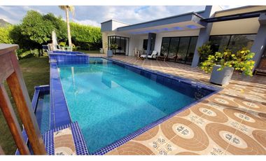 CASA CAMPESTRE EN EXCLUSIVO CONDOMINIO, COMBIA