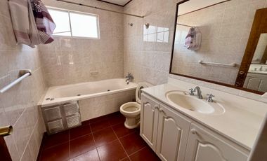 ARRIENDO CASA 3H2B BARRIO UNIVERSITARIO