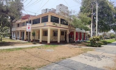 Venta De Casa En Esquina – Balneario De Ancón, A Metros Del Malecón Ferreiros