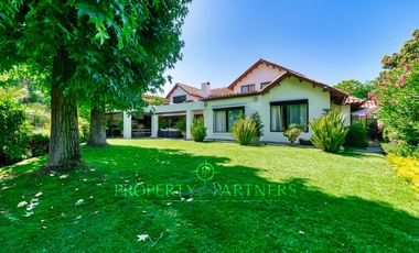 Espectacular Casa En Barrio Familiar, Cercana a Colegio Mayflower, Conectividad