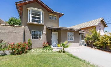 Amplia propiedad ubicada en tranquilo sector