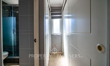 Casa de dos niveles en Peñuelas con muy buena conectividad