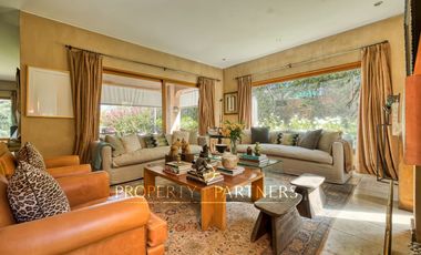 Casa estilo Provenzal con gran jardín