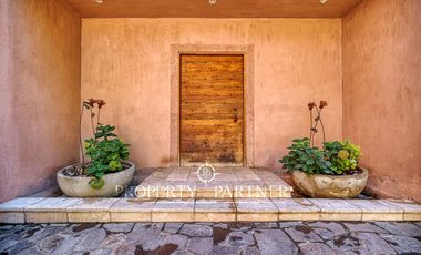 Casa estilo Provenzal con gran jardín