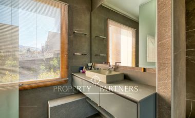 Casa estilo Provenzal con gran jardín