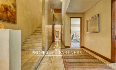 Casa estilo Provenzal con gran jardín