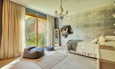 Casa estilo Provenzal con gran jardín