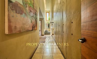 Casa estilo Provenzal con gran jardín