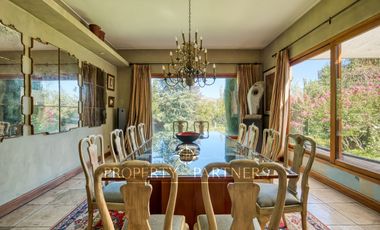 Casa estilo Provenzal con gran jardín