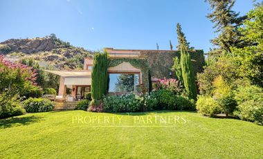 Casa estilo Provenzal con gran jardín