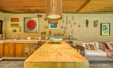 Casa estilo Provenzal con gran jardín