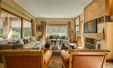 Casa estilo Provenzal con gran jardín