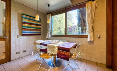 Casa estilo Provenzal con gran jardín