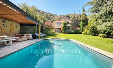 Casa estilo Provenzal con gran jardín