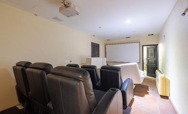 Amplia casa con vista espectacular a la laguna de Valle de Bravo