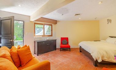 Amplia casa con vista espectacular a la laguna de Valle de Bravo