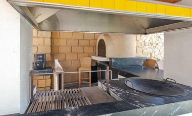 Amplia casa con vista espectacular a la laguna de Valle de Bravo