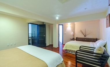 Amplia casa con vista espectacular a la laguna de Valle de Bravo