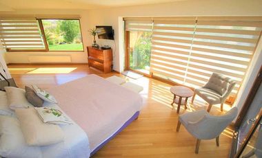 Hermosa casa moderna en parcela