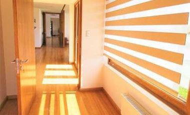 Hermosa casa moderna en parcela