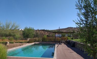 Hermosa casa moderna en parcela