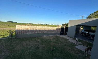 Casa en venta - 3 Dormitorios 3 Baños - 2.000Mts2 - San Andrés de Giles