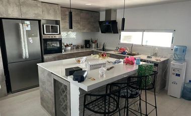 Casa en venta - 3 Dormitorios 3 Baños - 2.000Mts2 - San Andrés de Giles