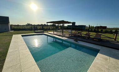 Casa en venta - 3 Dormitorios 3 Baños - 2.000Mts2 - San Andrés de Giles
