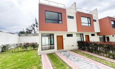 Venta de casa Sector La Armenia 2 - ¡Aplica Crédito VIP o Miti-Miti!